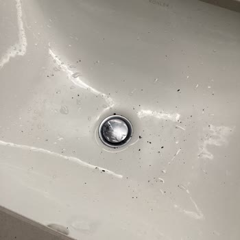 Terrible Quality Guess Handbag