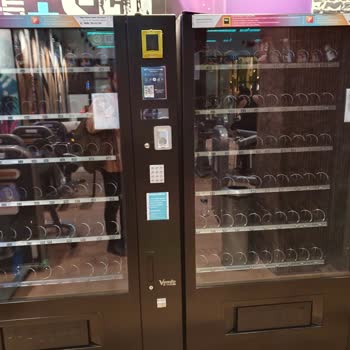 MACFit (İstanbul Avrupa) Macfit Lotus Müdür Ve Personelin İş Yapmaması Ve Su Sorunu