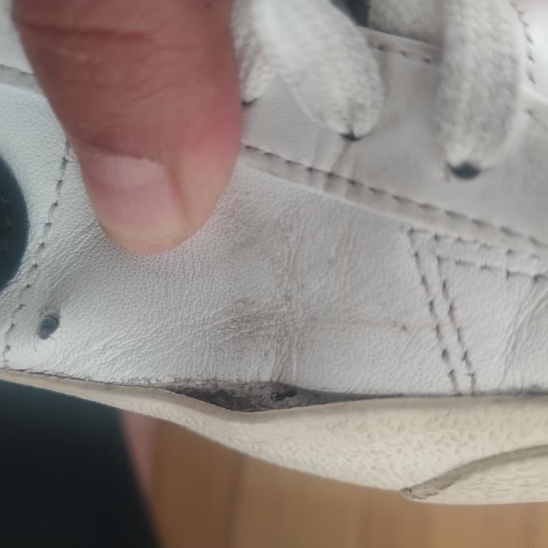 Nike W Blazer Mid'77 Ayakkabı Yanlarında Açılma Yırtılma Problemi