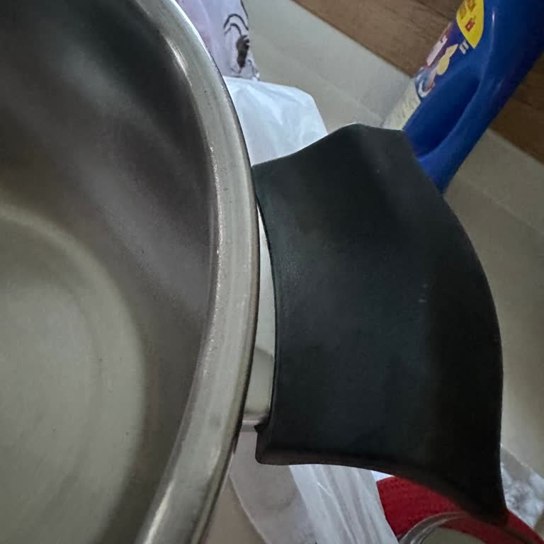 Aryıldız İlgisizliği Tencere Kulplarında Beyazlama