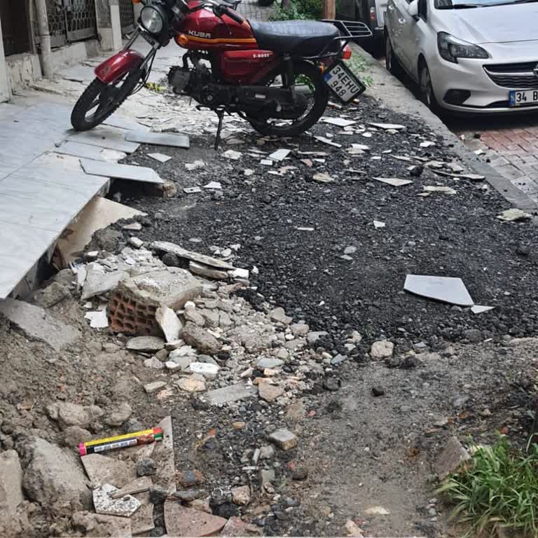 Güngören Belediyesi Yolların Bakımsızlığı Ve İlgisizliği