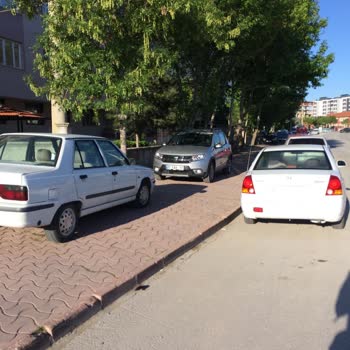 Konya Selçuklu Belediyesi Okul Yolu Güvenliğini Sağlamıyor.