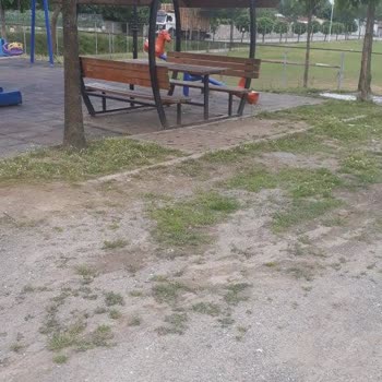 Hendek Belediyesi Vernik Boya İşlemi Yapılmıyor