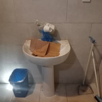 TÜVTÜRK WC Pislik Yuvası. Kim Denetliyor Burayı