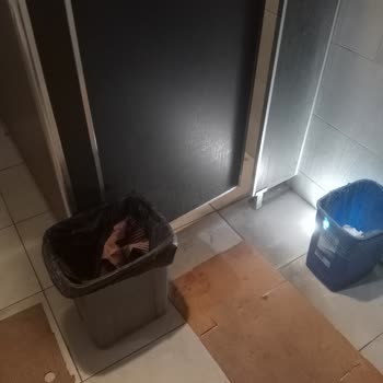 TÜVTÜRK WC Pislik Yuvası. Kim Denetliyor Burayı
