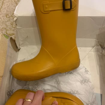 Igor Ayakkabı Boyner'den Alınan Yağmur Botu Yırtıldı!