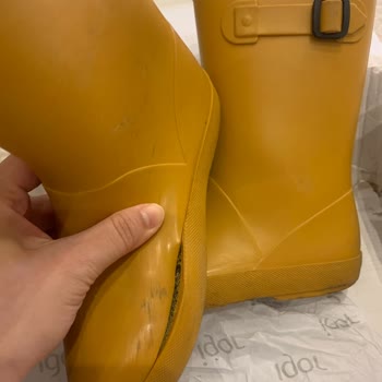 Igor Ayakkabı Boyner'den Alınan Yağmur Botu Yırtıldı!