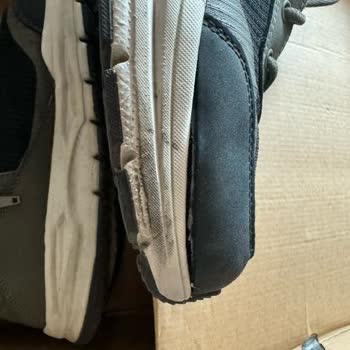 Skechers'ın Bu Kadar Lüks Olup Hiç Ürünlerinin Arkasında Durmaması
