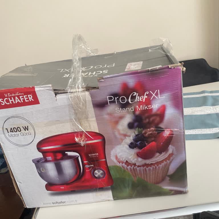 Özşanal Mağazası Müşteriyi Parasıyla Rezil Ediyor, Bozuk Ürünleri Satıyor