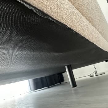 Enza Home Koltuk 1 Haftalıkken Yayı Çıktı Ve Servis İlgilenmiyor