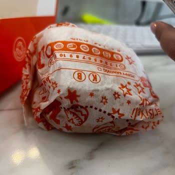 Popeyes Şikayet Hamburgerler Küçük Geldi Ve Sos Konulmuyor