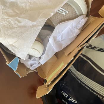 Skechers'ın Teslimat Özensizliği