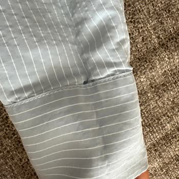 Mavi Gömlekte İlk Yıkamada Delikler Oluşması