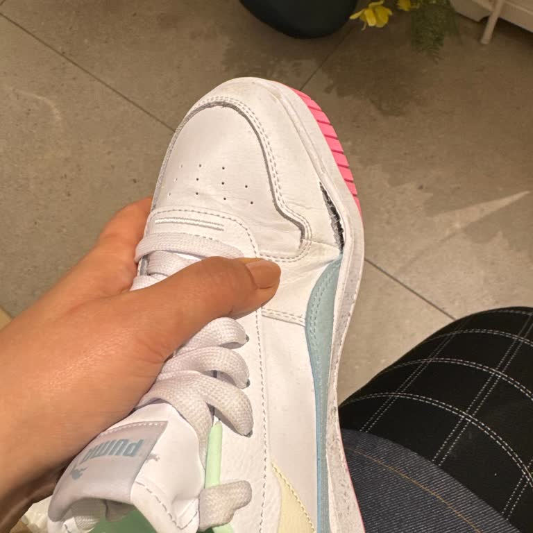 In Street Ayakkabının Yırtılması