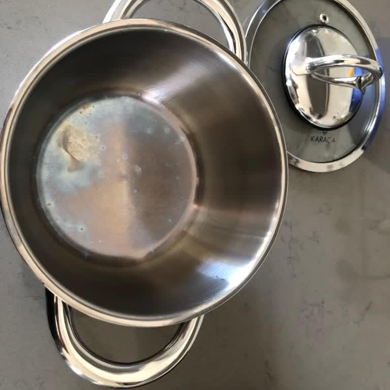 Karaca Züccaciye Karaca Firmasının Paslanmaz Çelik Tenceresi 4. Yılında Paslandı.