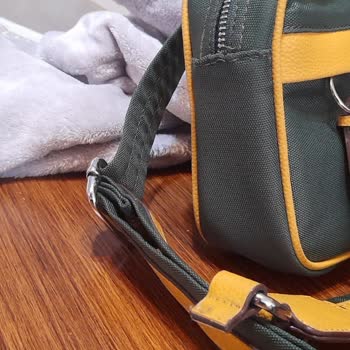 Özdilek AVM'den Alınan Nautica Çantanın Eskiş Yerinden Kopması