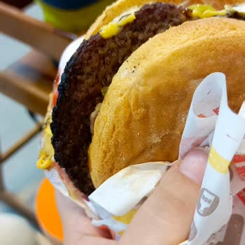 Burger King Hamile Müşteriye Yanmış Ürünler Ve Eksik Soslarla Hayal Kırıklığı