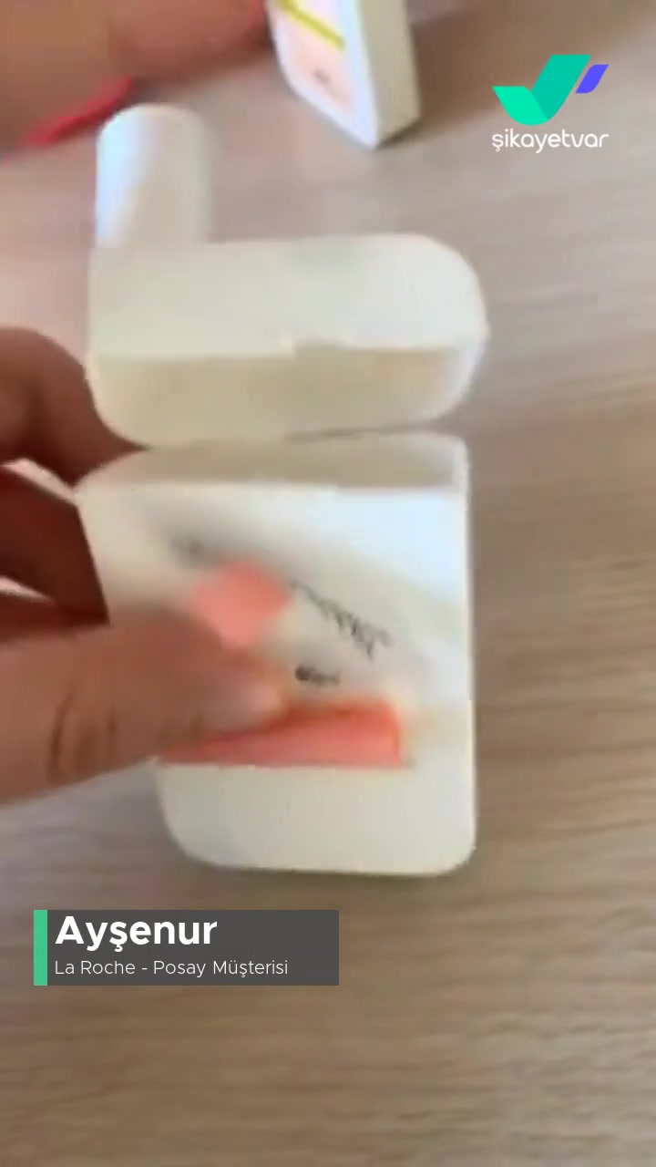 La Roche - Posay Güneş Kremi Küflenmiş videonun kapak resmi