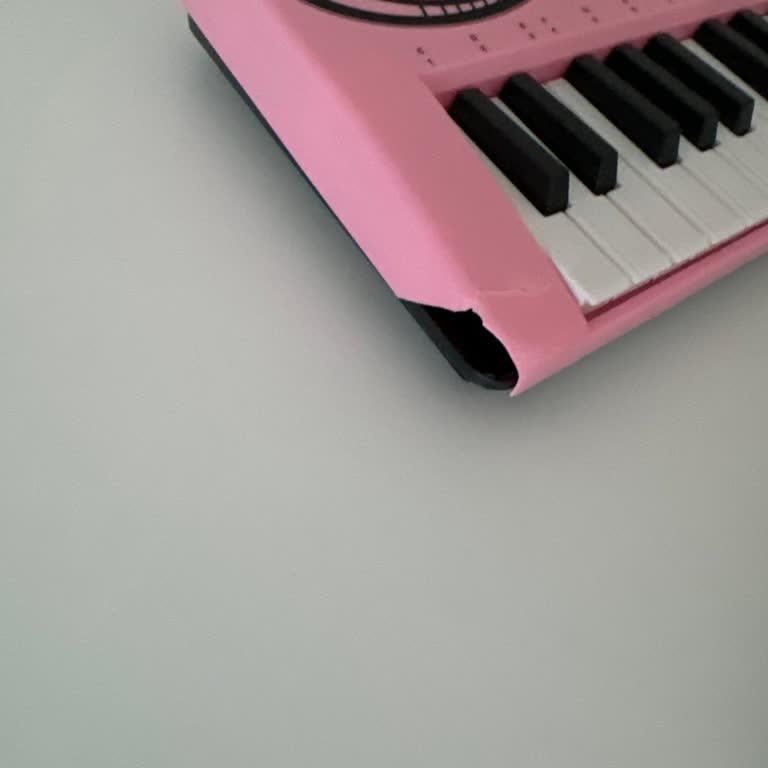 Çilek Mobilya Montaj Çalışanlarının Dikkatsizliği.