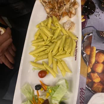 Tavuk Dünyası Boş Tabaklar Hazır Efenim Buyurun