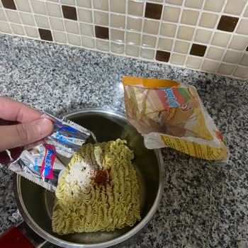 İndomie, Pakete Köri Yağ Sosumu Neden Koymadınız