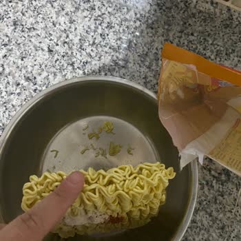 İndomie, Pakete Köri Yağ Sosumu Neden Koymadınız