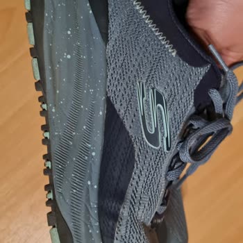 Skechers Sadece 7 Aylık Bir Ürün Sonra Yırtık
