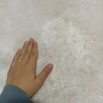 Gümüşsuyu Halıda Sertleşme Var Ve Lekeler Çıkmıyor