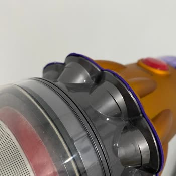 Dyson V12 Lastik Kopma