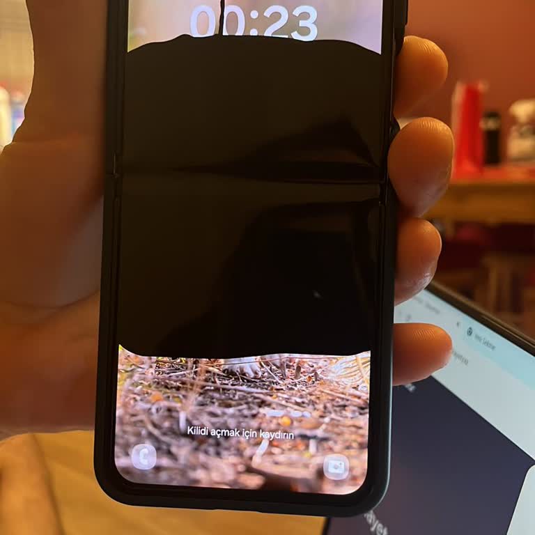 Samsung Telefon Z Flip 5 Ekran Sorunu