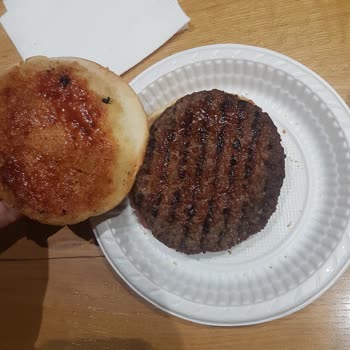 Burger King Texas Smoke House İstedik Salçalı Ekmek Arası Köfte Geldi