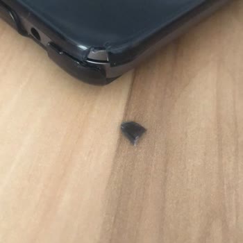 KraftCover Evde Kullanılan Macbook Air Kılıfı 4 Ayda Kırıldı