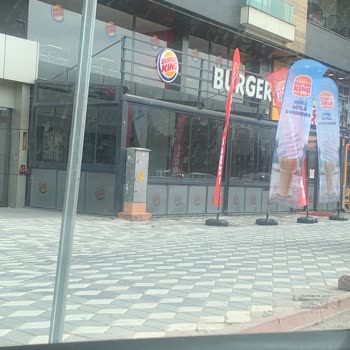 Burger King Niğde Şube Hem Saygısız Hem Kafalarına Göre Çalışma Saati Belirleniyor