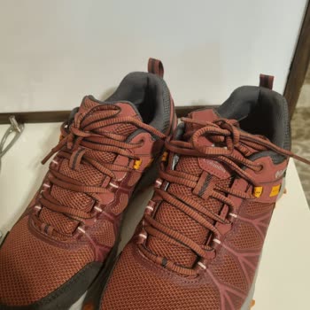 Yeni Alınan Columbia Markalı Ayakkabıda Taban Çökme Şikayeti