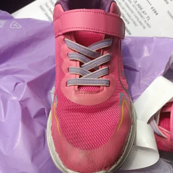 Deichmann Mağazasından Alınan 20 Günlük Spor Ayakkabısı Deforme Oldu!