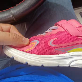 Deichmann Mağazasından Alınan 20 Günlük Spor Ayakkabısı Deforme Oldu!