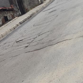 Bayraklı Belediyesi Su Kaçağı Ve Yol Sorunu