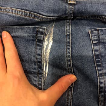 Colin's Pantolonun Tel Tel Ayrılması Ve Müşteriyi Umursamaması