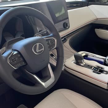 Lexus LM 350 Parasını Hak Etmiyor!