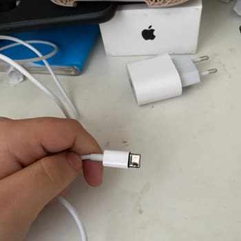 iPhone İ Phone Şarj Cihazı Patlaması