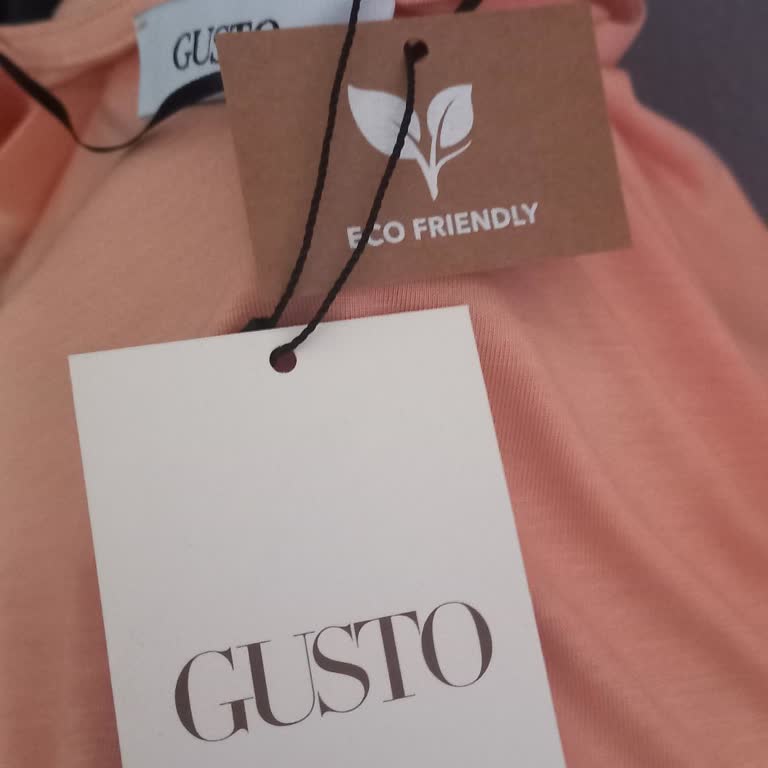 Gusto Giyim Gusto Satış Danışmanın Terbiyesizliği