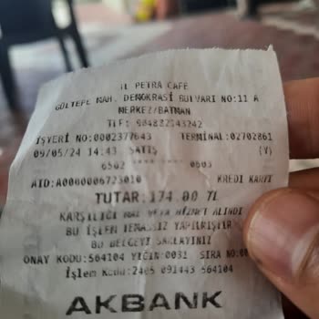 Jl. Petra Cafe Menüden Fazla Fiyat Alınması