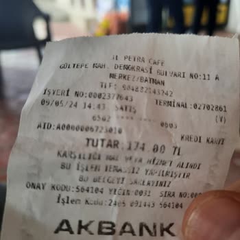 Jl. Petra Cafe Menüden Fazla Fiyat Alınması