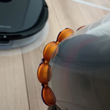 Dyson V15 Detect Absolute Kauçuk Soyulmaları Ve İlgisiz Firma