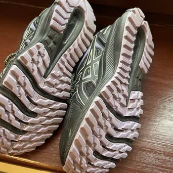 Кроссовки Asics Trail Scout 2 порвались после минимального использования