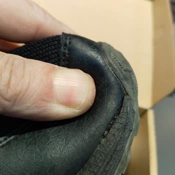 Кроссовки Asics Gore-Tex порвались и безответственная служба поддержки