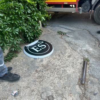 Coca-Cola Dağıtım Kamyonunun Dikkatsizliği