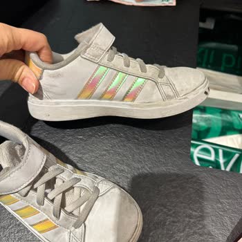 Adidas Çocuk Ayakkabı 2 Haftada Yırtıldı Ve Arkasında Durmuyorlar