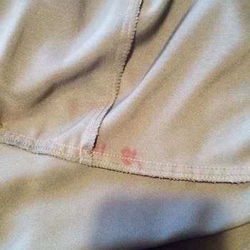 Modanisa Abendkleider Rücksendung wegen schwarzen Flecks - Keine Erstattung nach drei Wochen