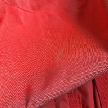 Gardrops'ta Yeni Etiketli Olarak Ürün Lekeli Kullanılmış Çıktı